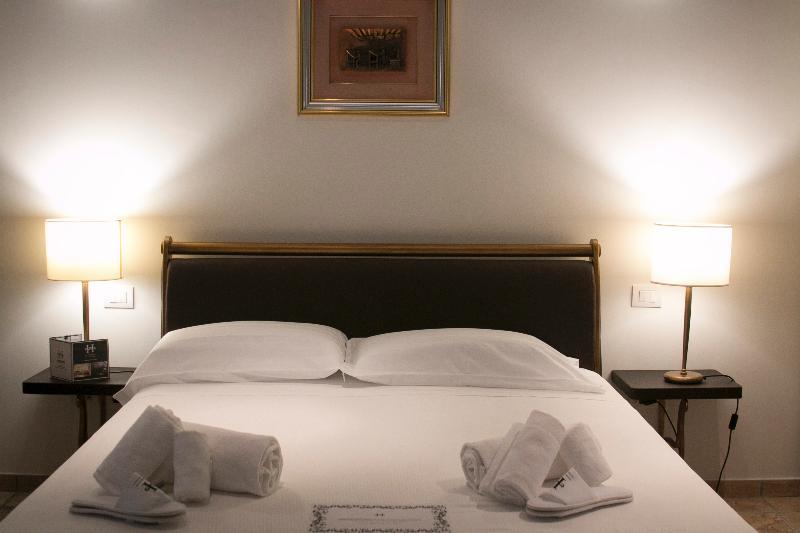 Hemeras Boutique House Emanuele I Hotel 4*